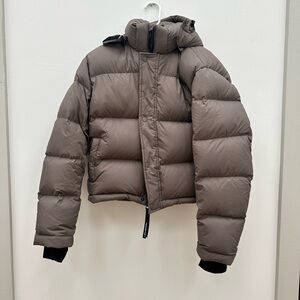 Aritzia Superpuff Shorty in Taupe